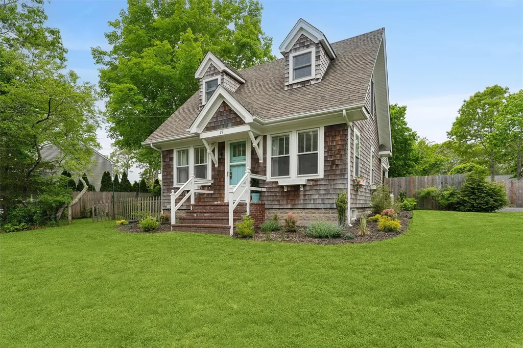 21 Summit Boulevard Westhampton NY 11977