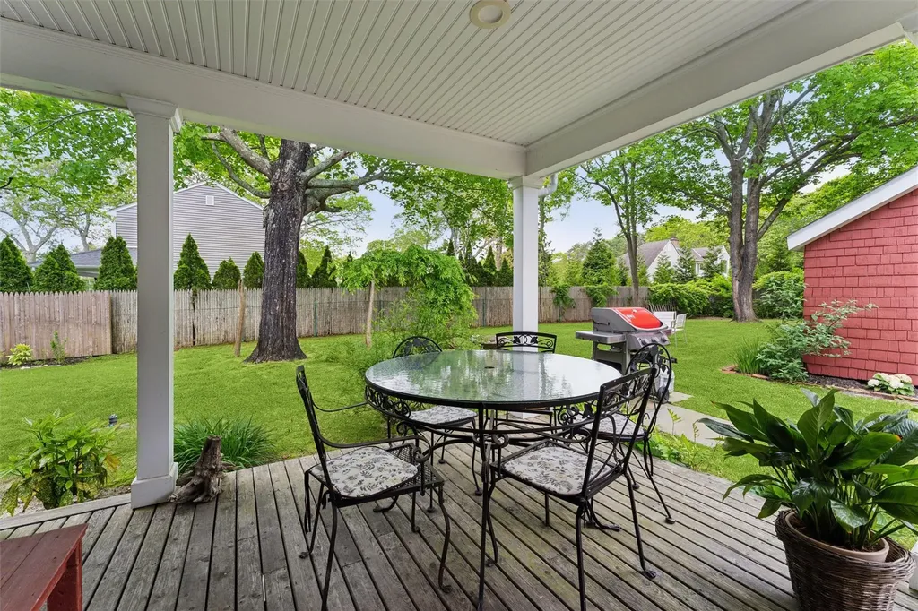 21 Summit Boulevard Westhampton NY 11977