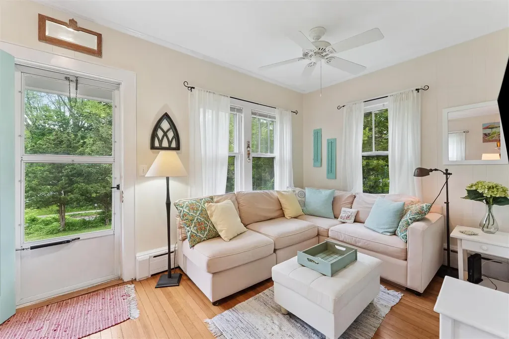 21 Summit Boulevard Westhampton NY 11977