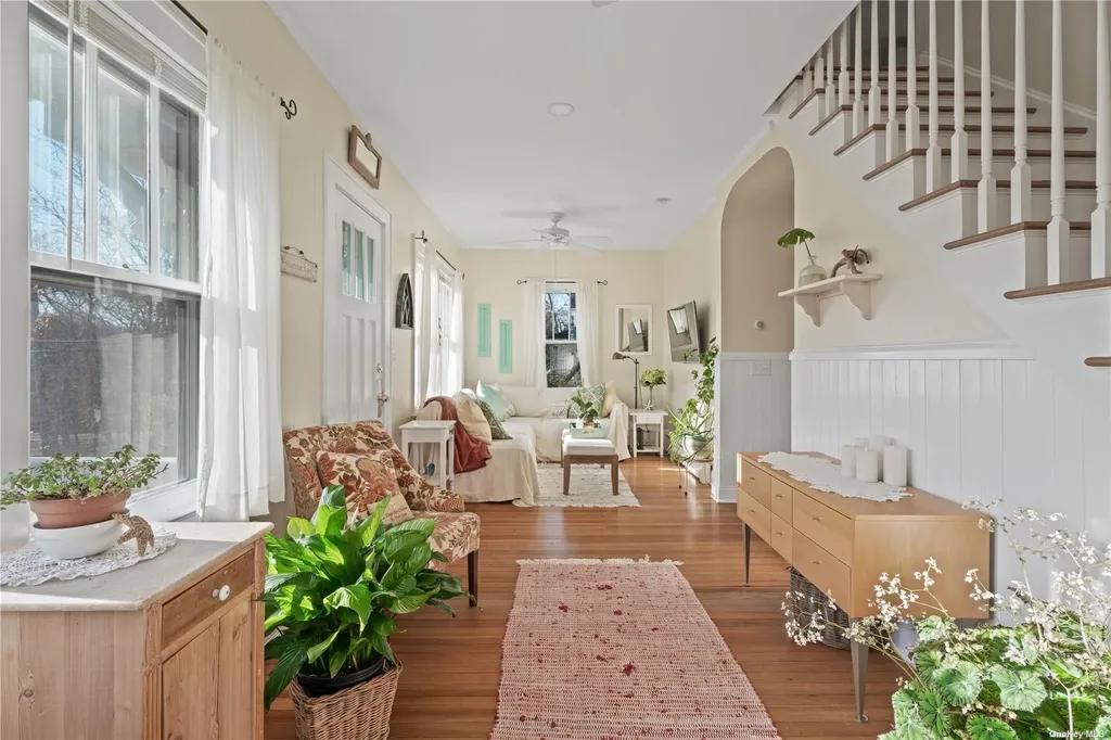 21 Summit Boulevard Westhampton NY 11977