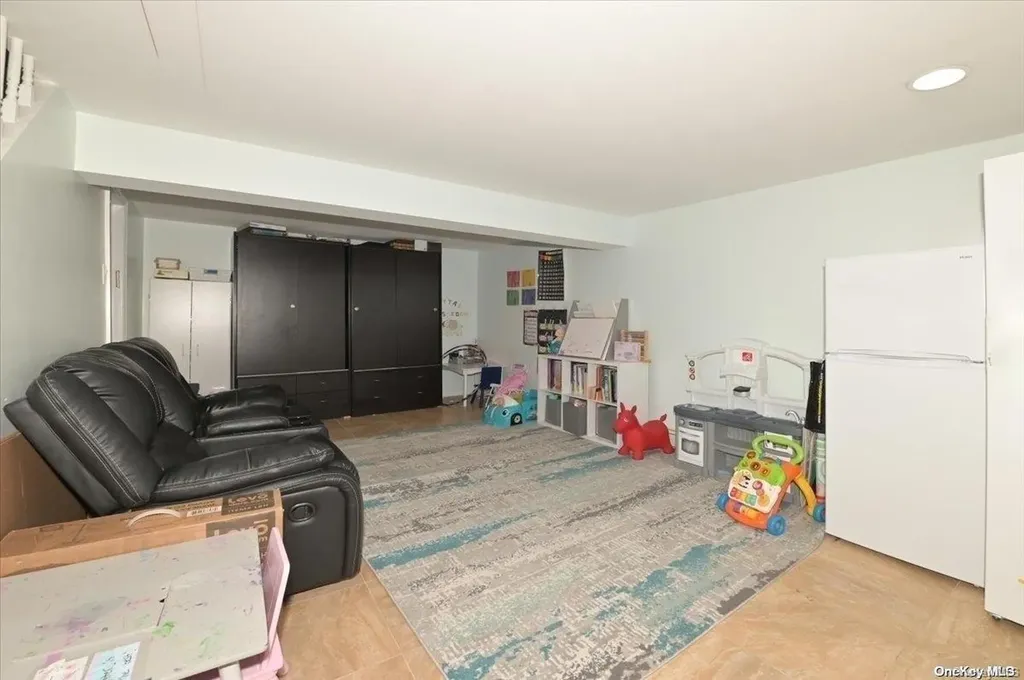 Kew Garden Hills NY 11367