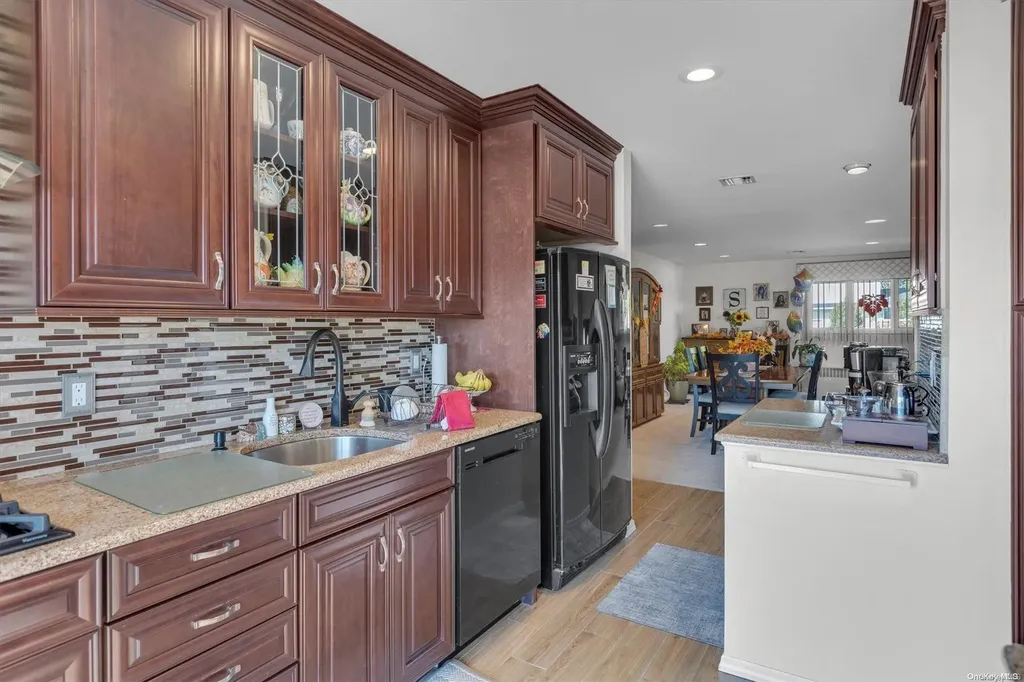 6 Evans Avenue Farmingdale NY 11735