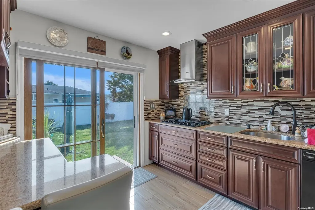 6 Evans Avenue Farmingdale NY 11735