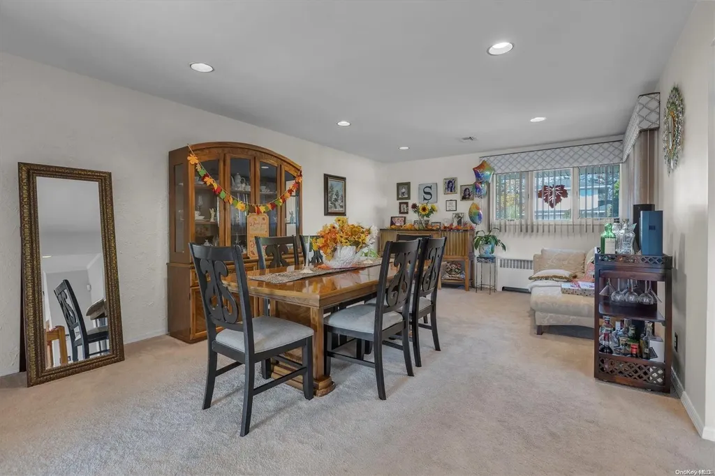 6 Evans Avenue Farmingdale NY 11735