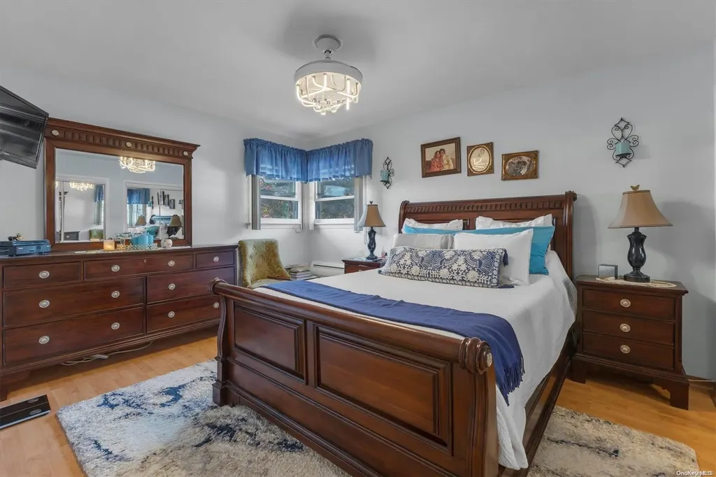 6 Evans Avenue Farmingdale NY 11735