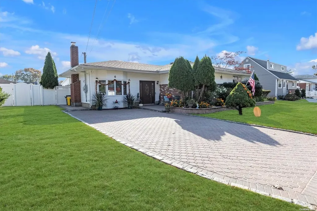 6 Evans Avenue Farmingdale NY 11735