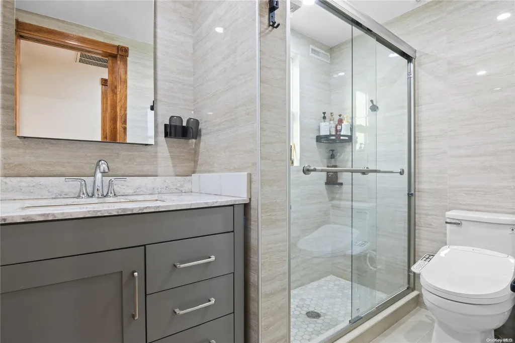 85 Briarcliff Road Westbury NY 11590