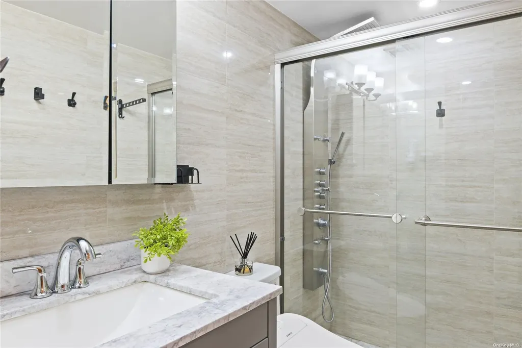 85 Briarcliff Road Westbury NY 11590