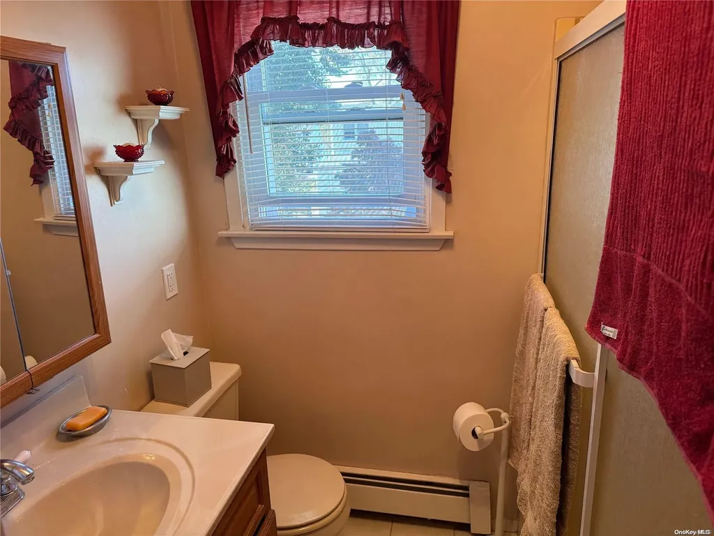 219 Riviera Parkway Lindenhurst NY 11757