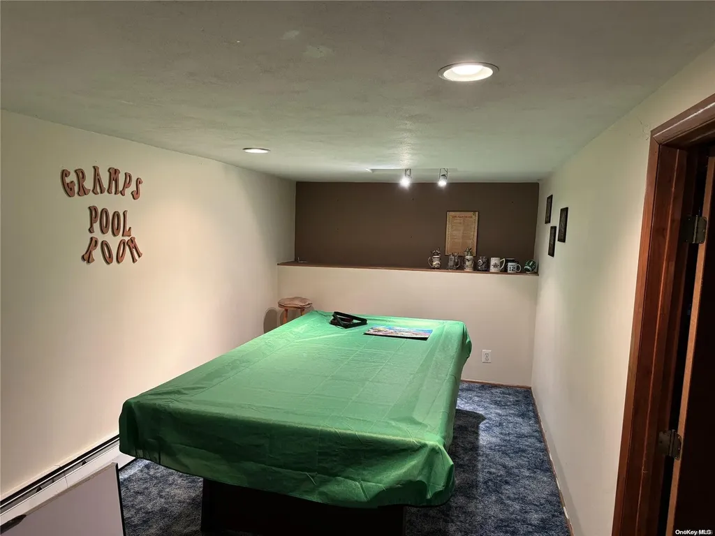 219 Riviera Parkway Lindenhurst NY 11757