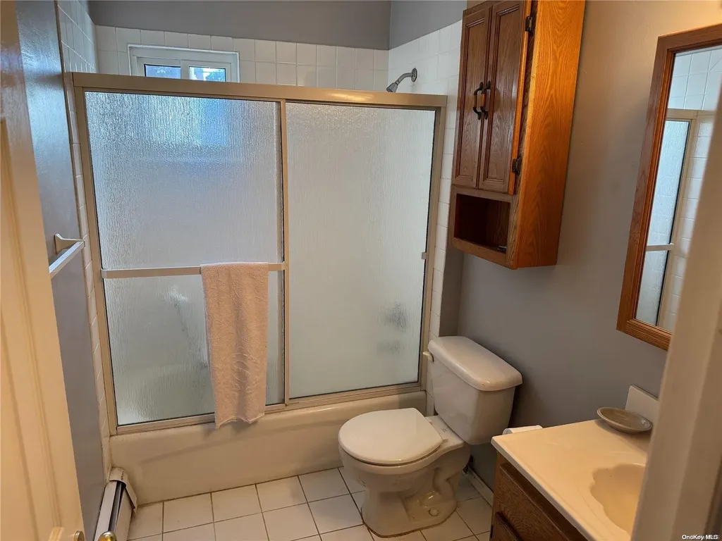 219 Riviera Parkway Lindenhurst NY 11757