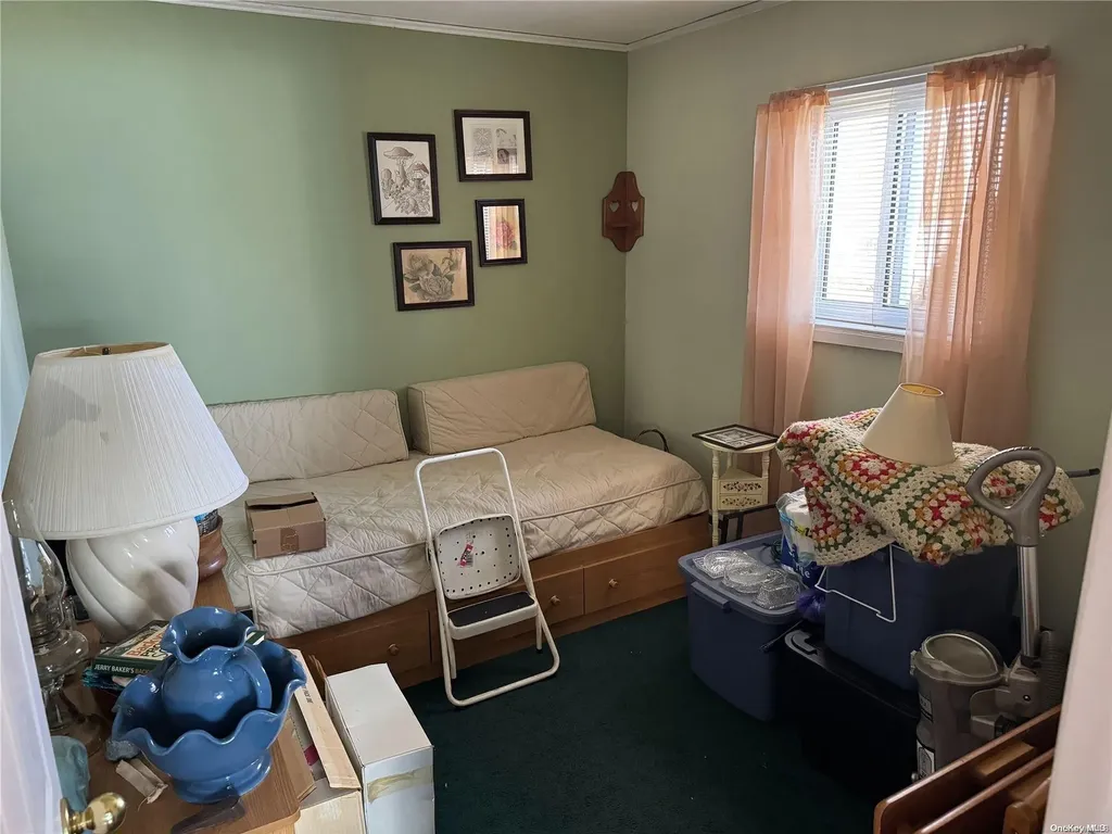219 Riviera Parkway Lindenhurst NY 11757