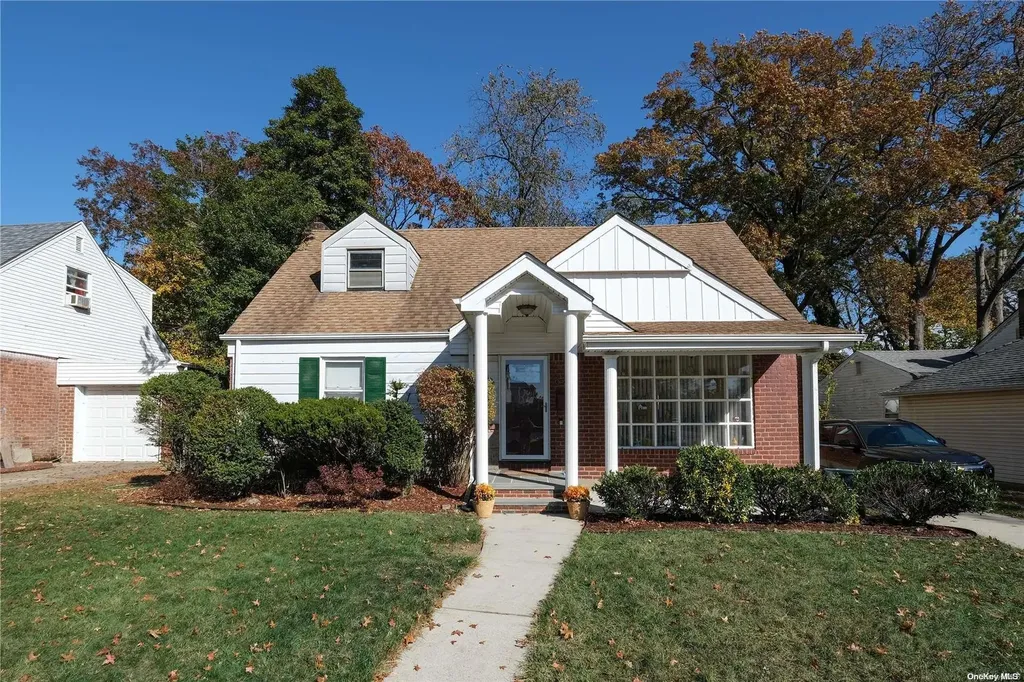 1602 Arkansas Drive Valley Stream NY 11580
