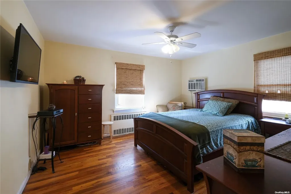 1602 Arkansas Drive Valley Stream NY 11580