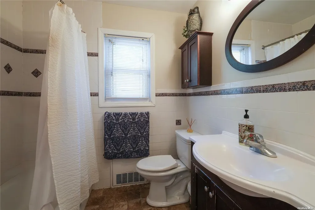 1602 Arkansas Drive Valley Stream NY 11580