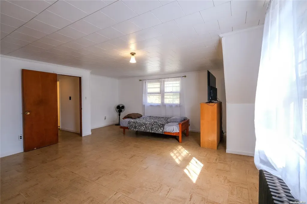 1602 Arkansas Drive Valley Stream NY 11580