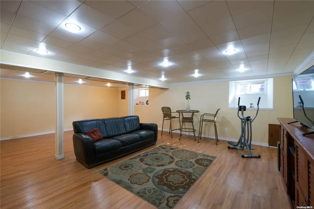 1602 Arkansas Drive Valley Stream NY 11580