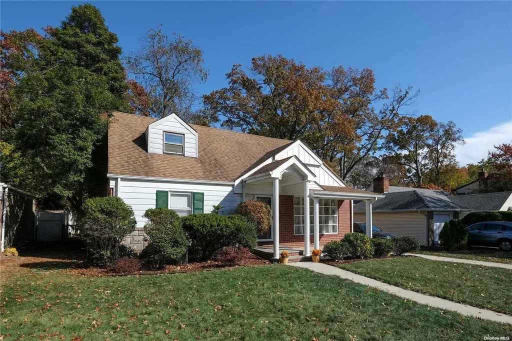1602 Arkansas Drive Valley Stream NY 11580