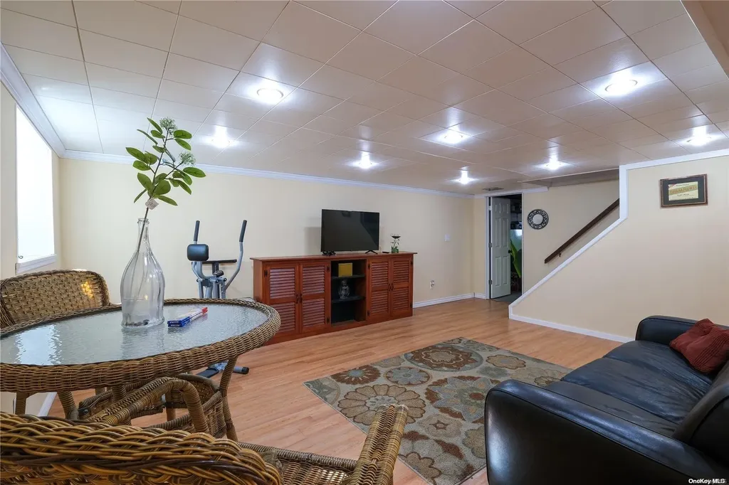 1602 Arkansas Drive Valley Stream NY 11580