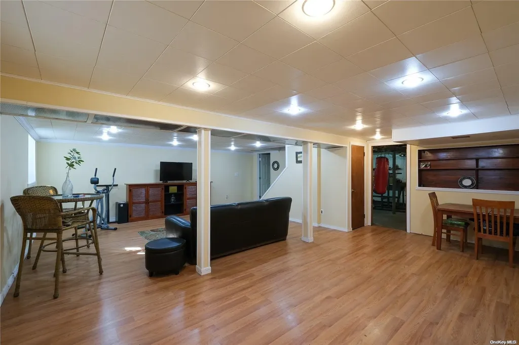 1602 Arkansas Drive Valley Stream NY 11580