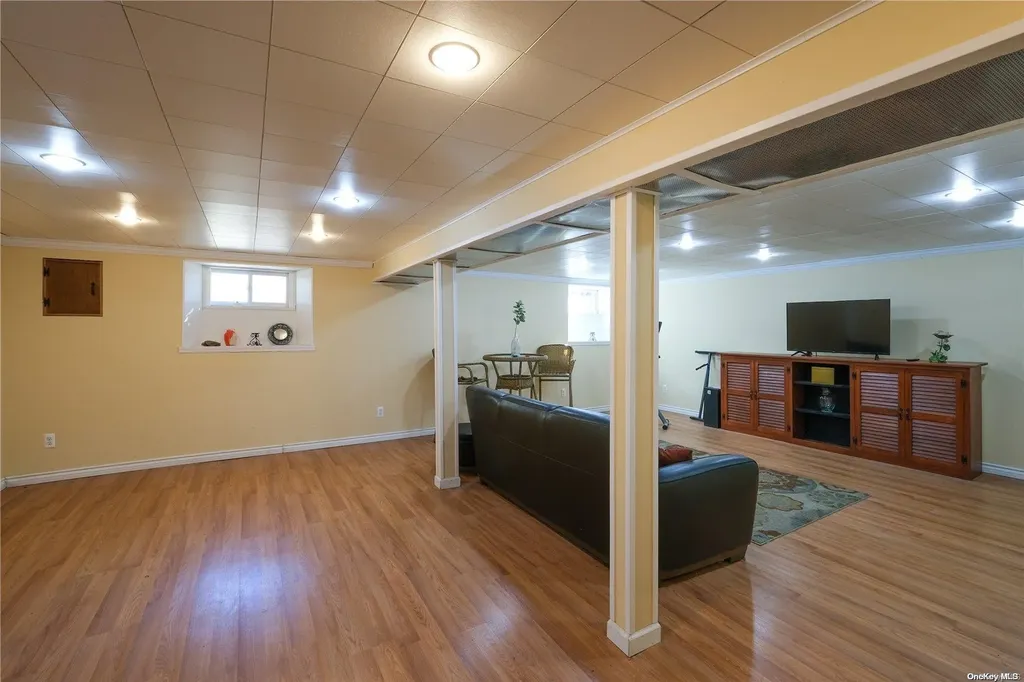 1602 Arkansas Drive Valley Stream NY 11580