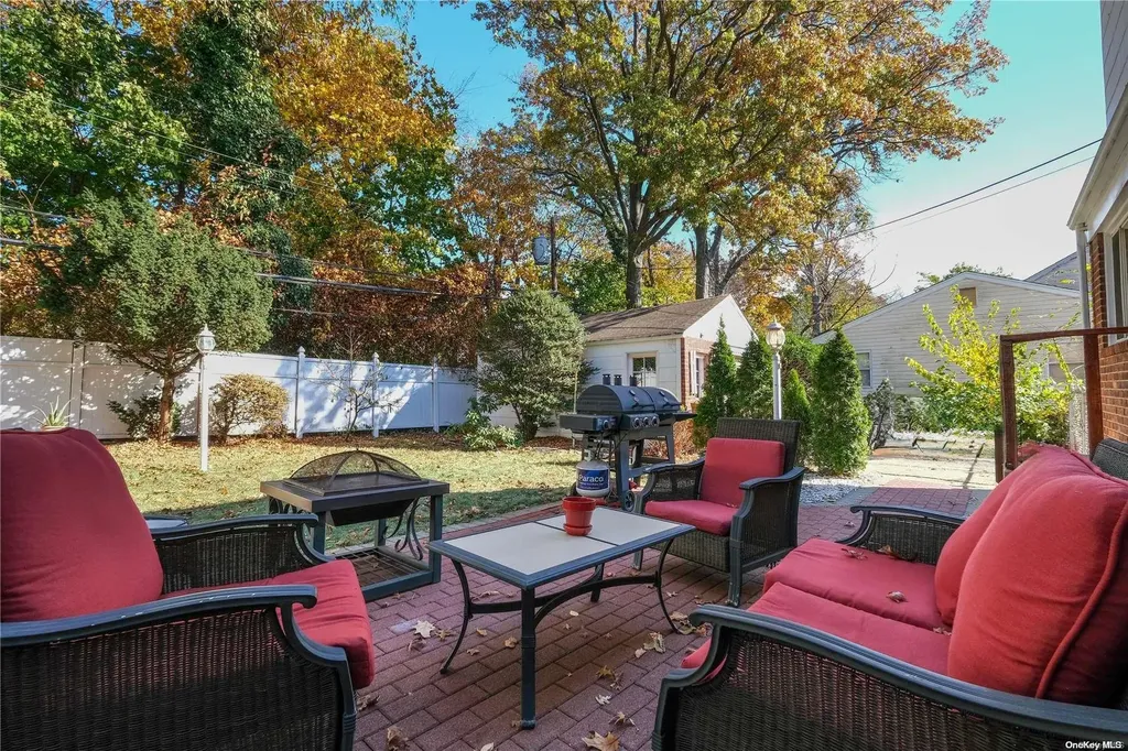 1602 Arkansas Drive Valley Stream NY 11580