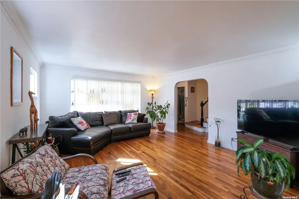 1602 Arkansas Drive Valley Stream NY 11580