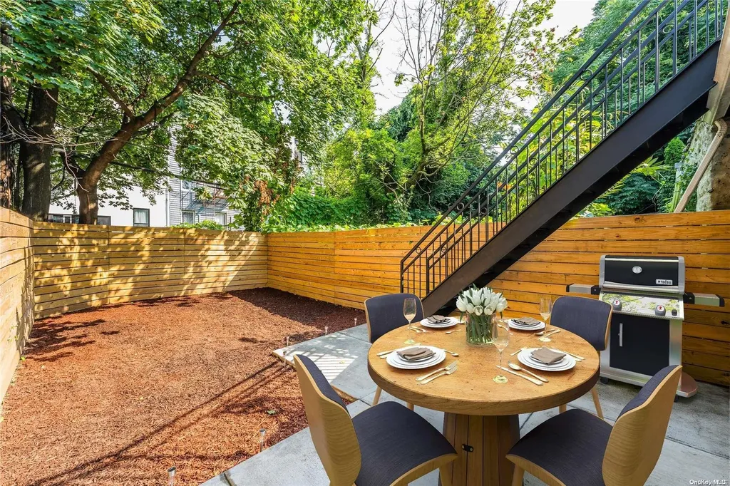 596 Van Buren Street Brooklyn NY 11221