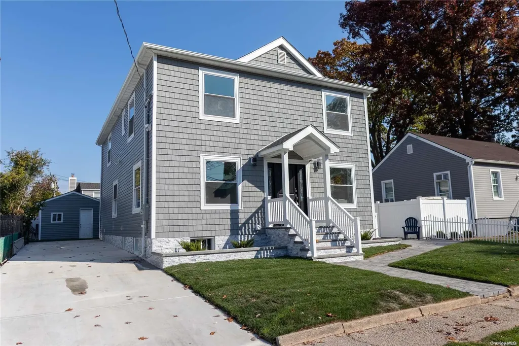 1518 Johnson Avenue Elmont NY 11003