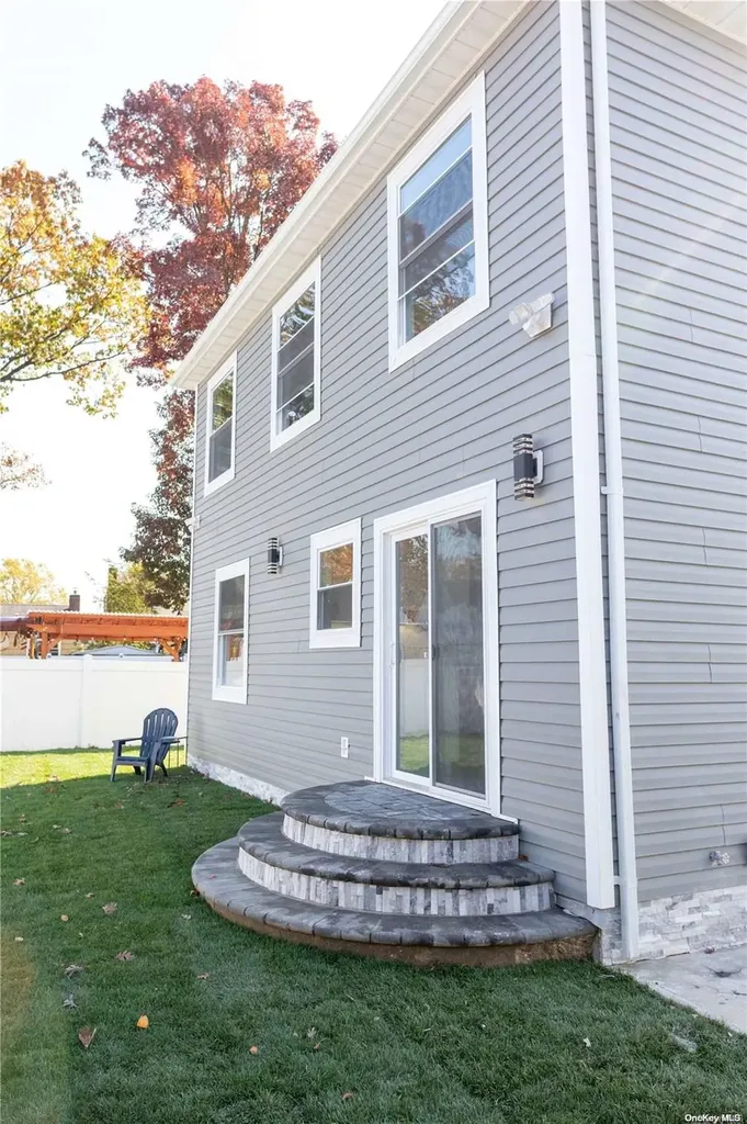 1518 Johnson Avenue Elmont NY 11003