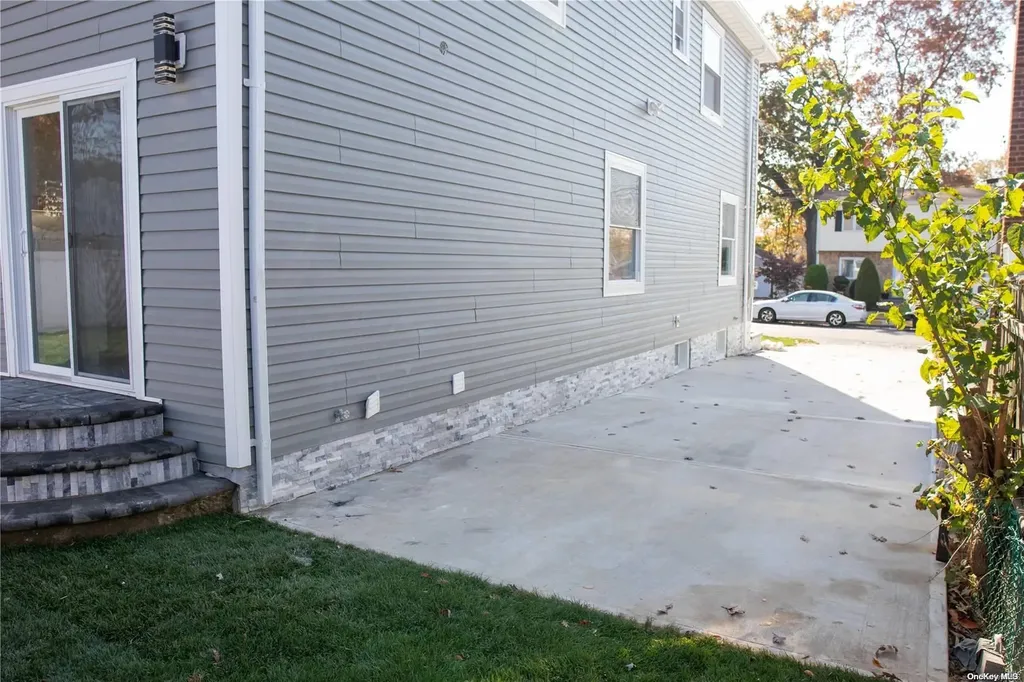 1518 Johnson Avenue Elmont NY 11003