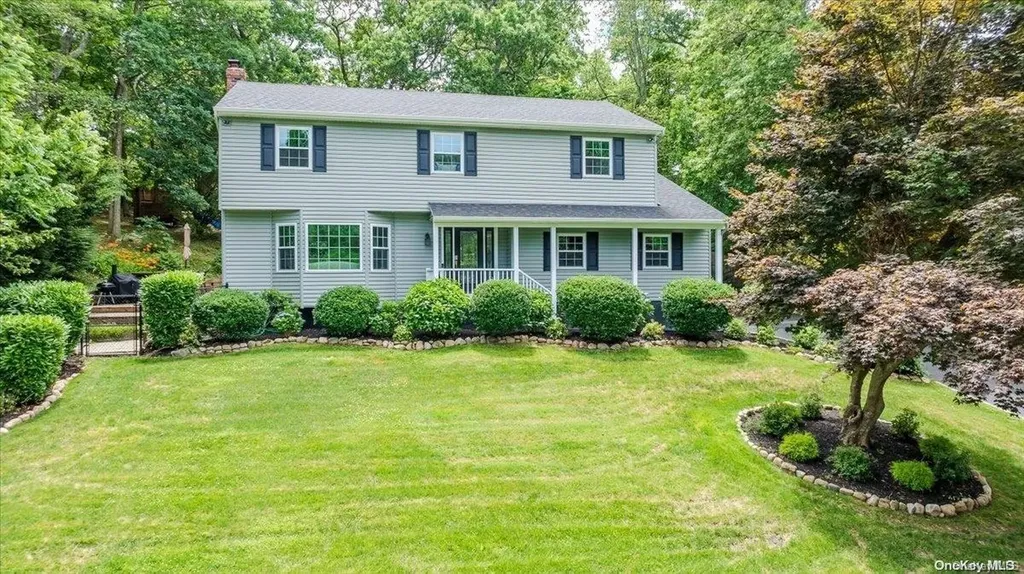 8 Frost Lane Wading River NY 11792