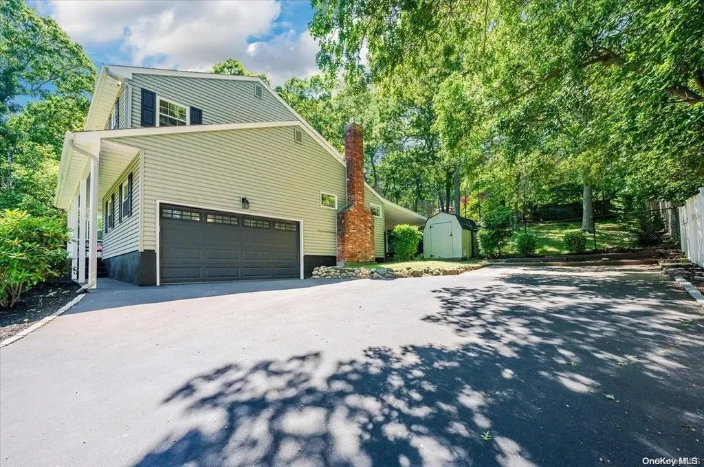 8 Frost Lane Wading River NY 11792
