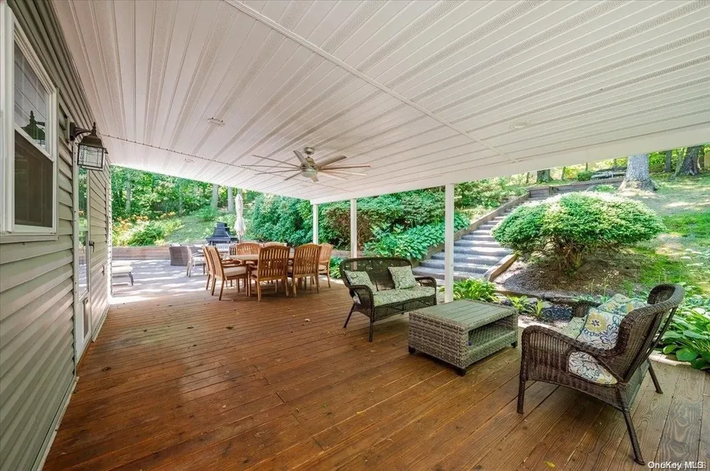 8 Frost Lane Wading River NY 11792