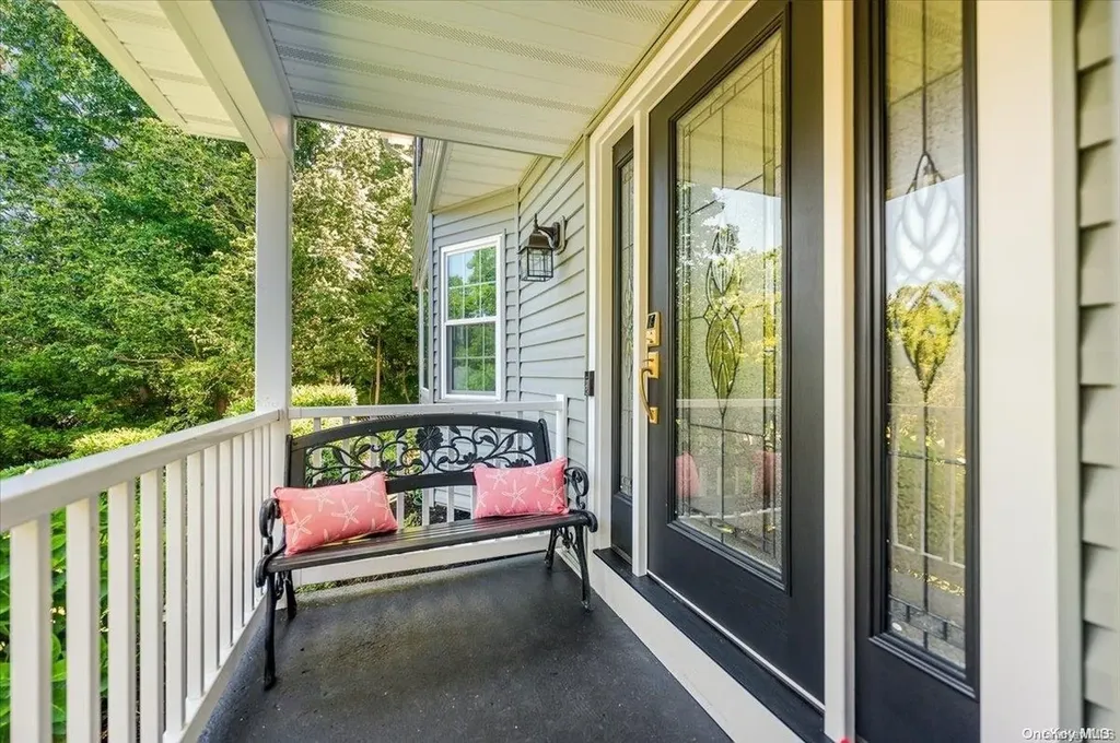 8 Frost Lane Wading River NY 11792