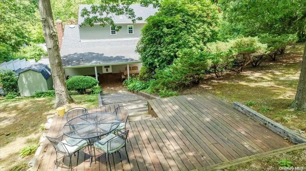 8 Frost Lane Wading River NY 11792