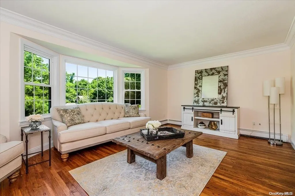 8 Frost Lane Wading River NY 11792