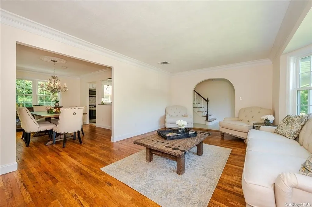 8 Frost Lane Wading River NY 11792