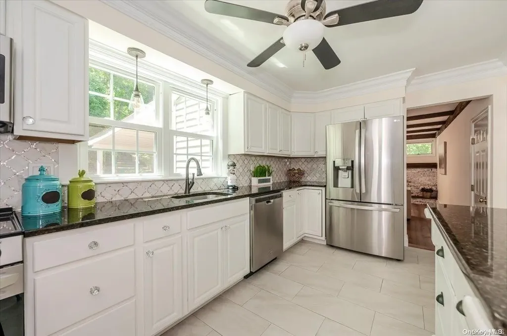 8 Frost Lane Wading River NY 11792