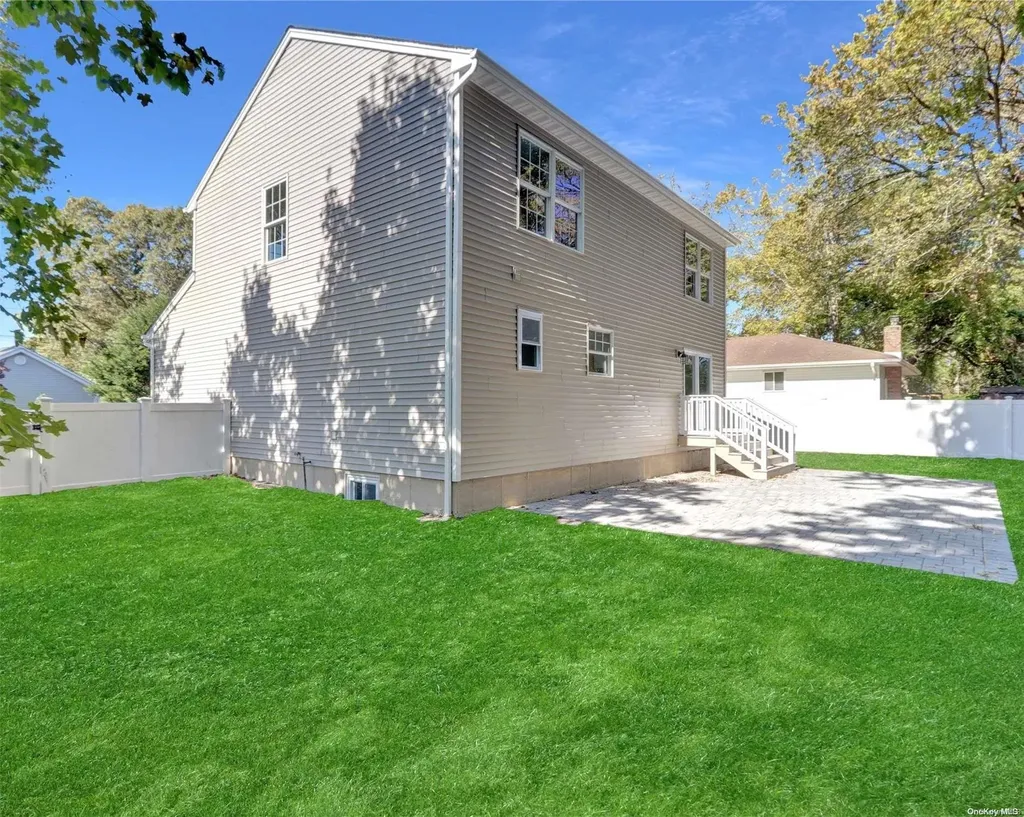 15 Condor Road Rocky Point NY 11778