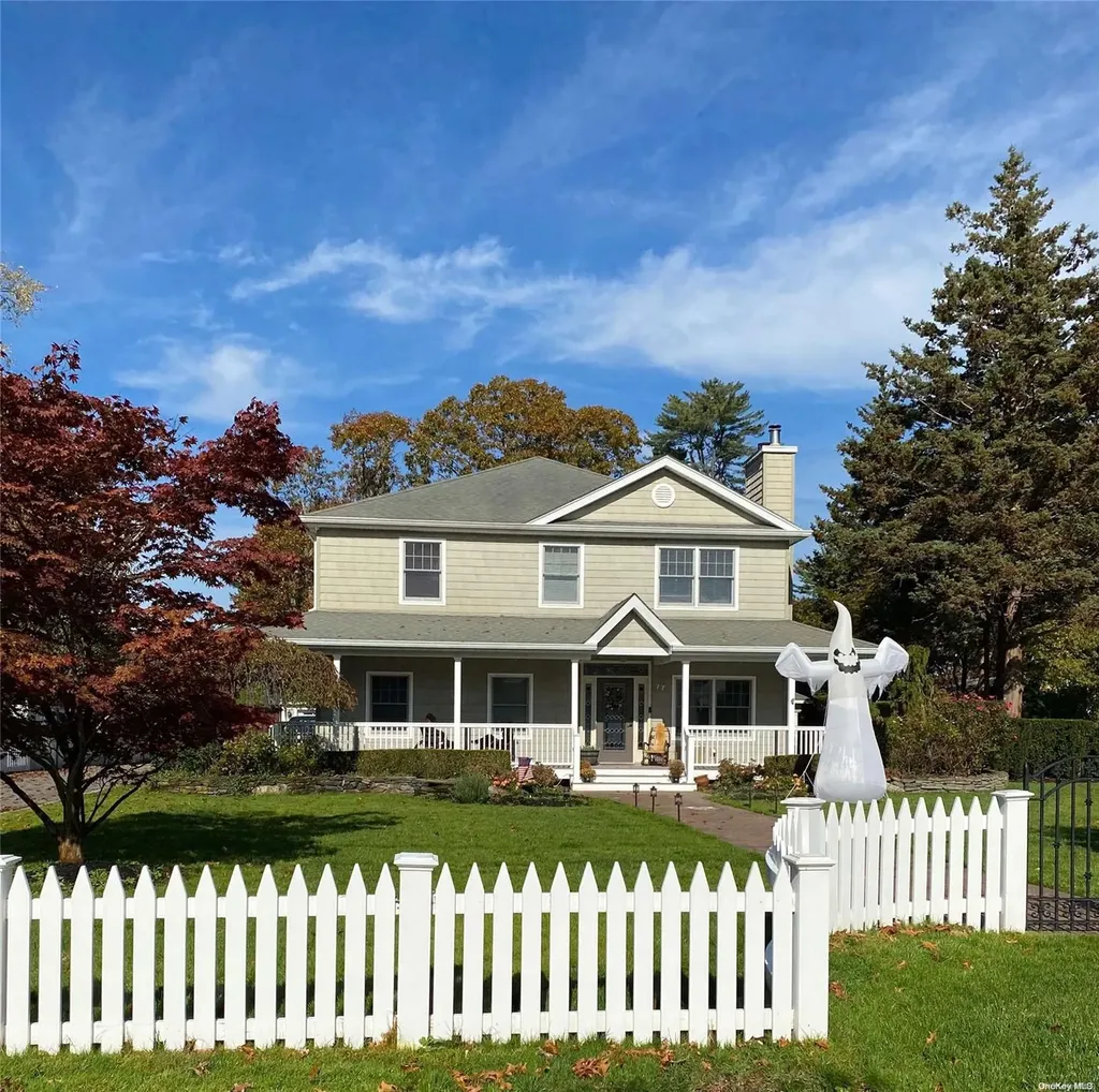 77 Ferndale Avenue Selden NY 11784
