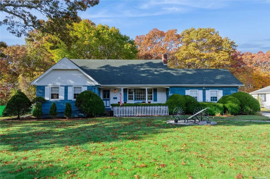42 Oxbow Road Patchogue NY 11772