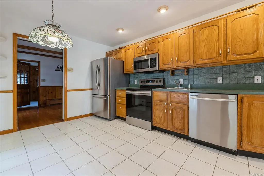 42 Oxbow Road Patchogue NY 11772