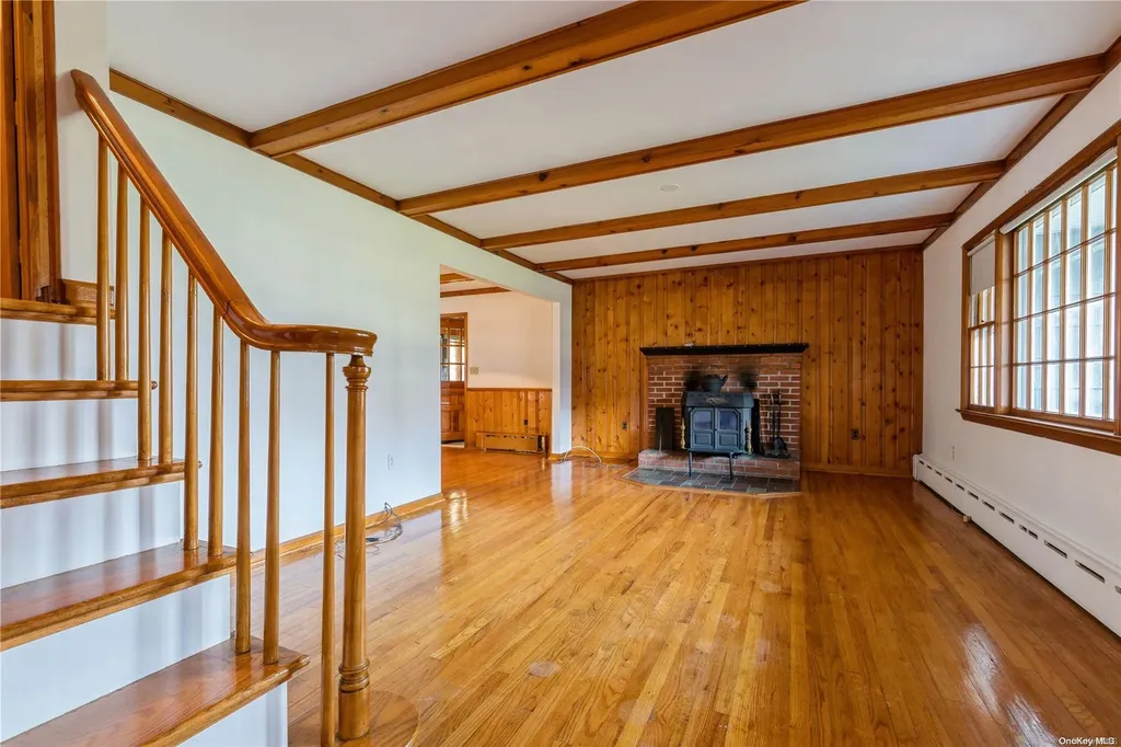 42 Oxbow Road Patchogue NY 11772