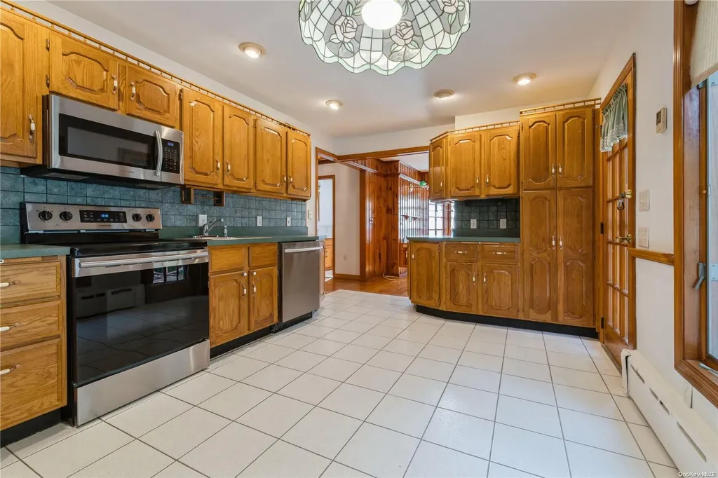 42 Oxbow Road Patchogue NY 11772