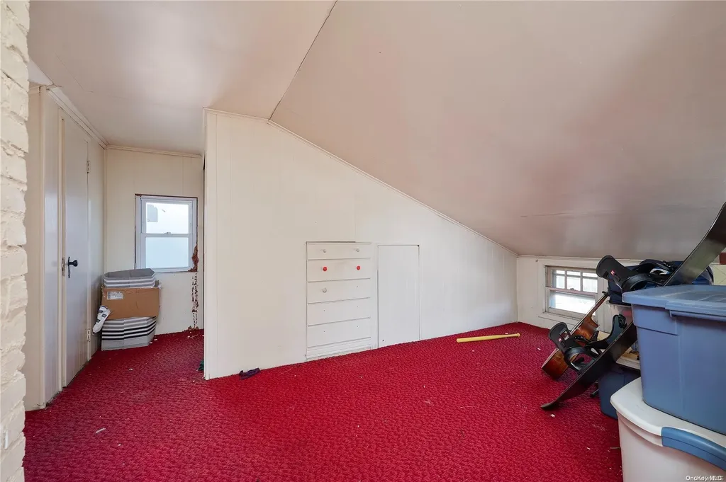 16 Madison Street Lynbrook NY 11563
