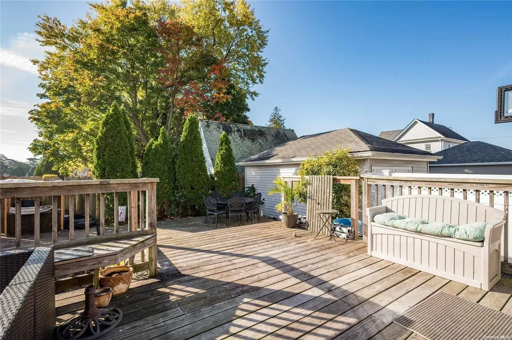 16 Madison Street Lynbrook NY 11563