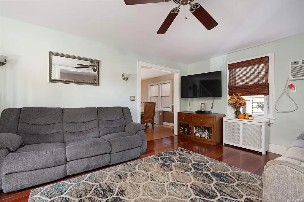 16 Madison Street Lynbrook NY 11563