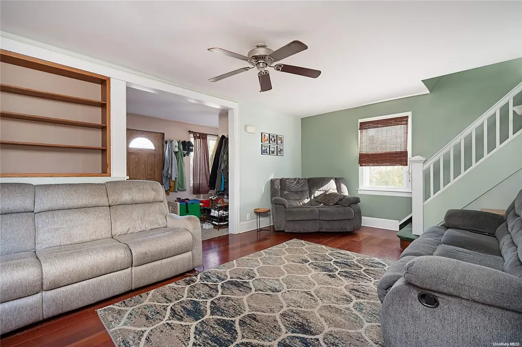 16 Madison Street Lynbrook NY 11563
