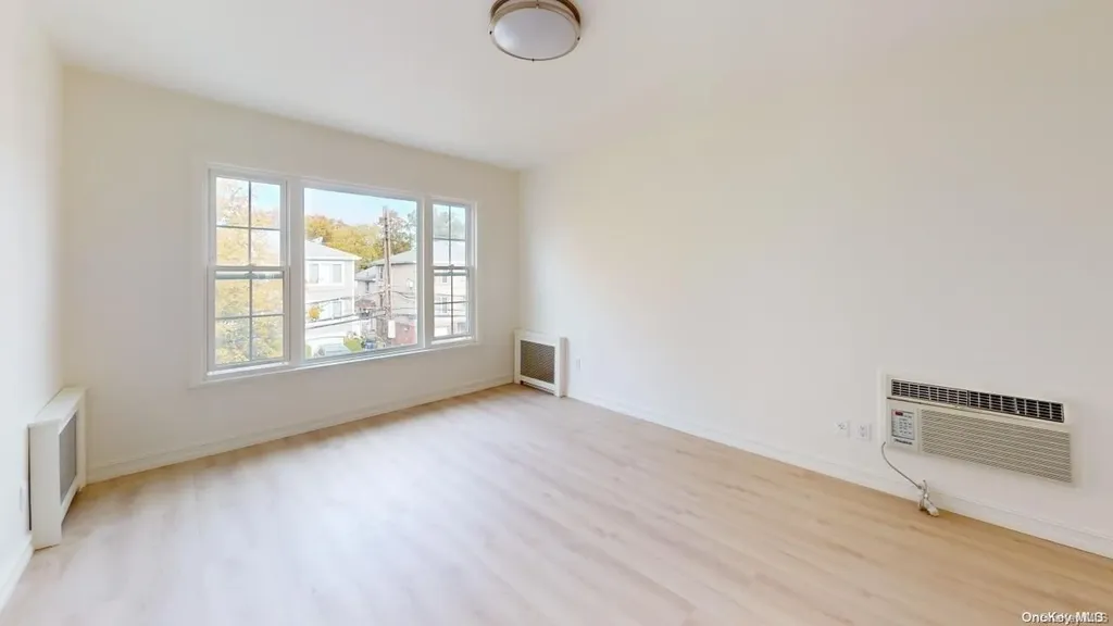 89-04 Aubrey Avenue Glendale NY 11385